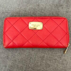 Michael Kors Zip Around Wallet